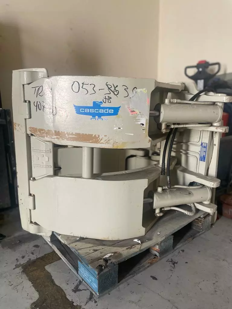 Cascade Paper roll Clamps Attachment for Sale - Image 3