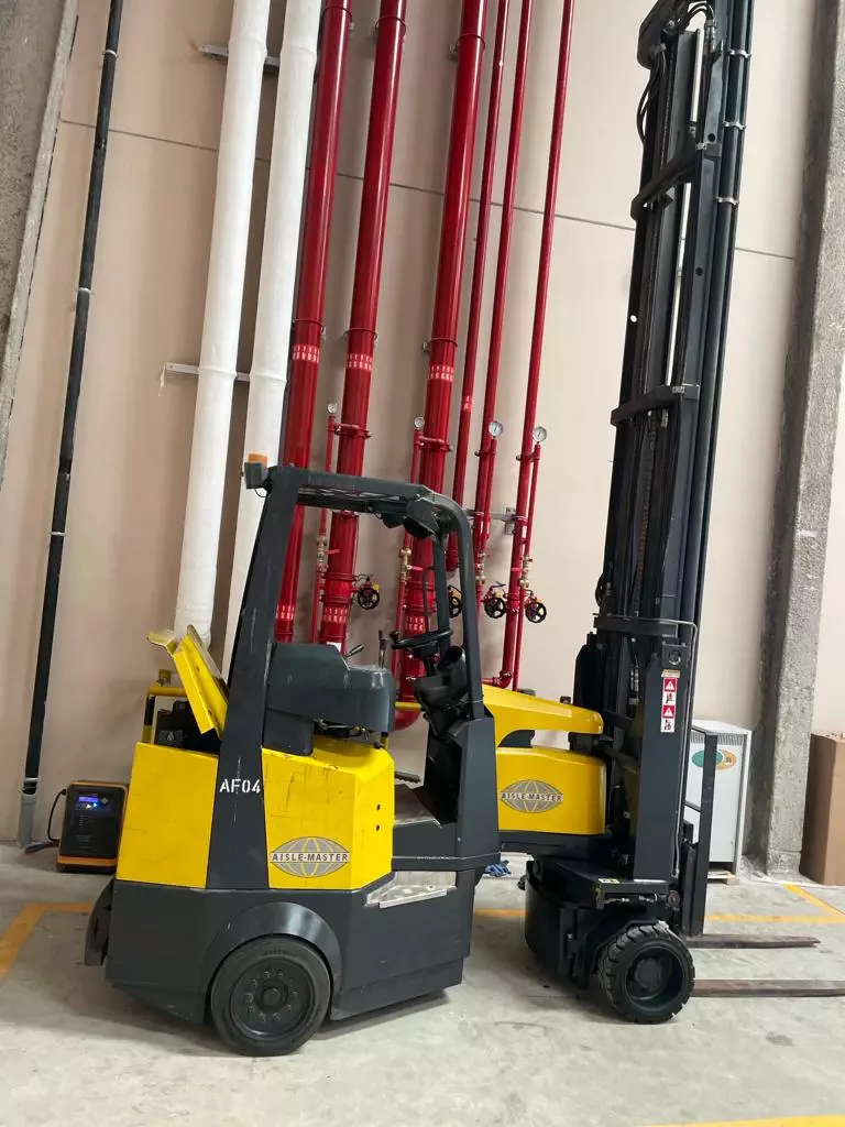 Aisle Master Articulated Forklift for Sale